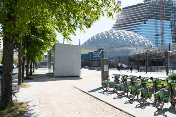 Scène extérieure illustrant l’impact des images en entreprise