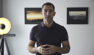 Préparation d’un témoignage vidéo client avant le tournage